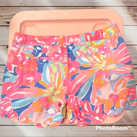 Lilly Pulitzer Buttercup shorts - Picture 4 of 4